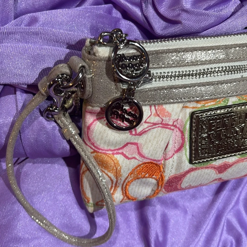 Coach Poppy Wristlet - Picture 2 of 15